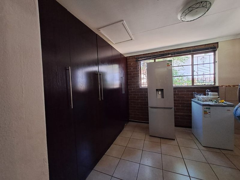Modern Comfort Meets Spacious Living in Aliwal North - Photo 7