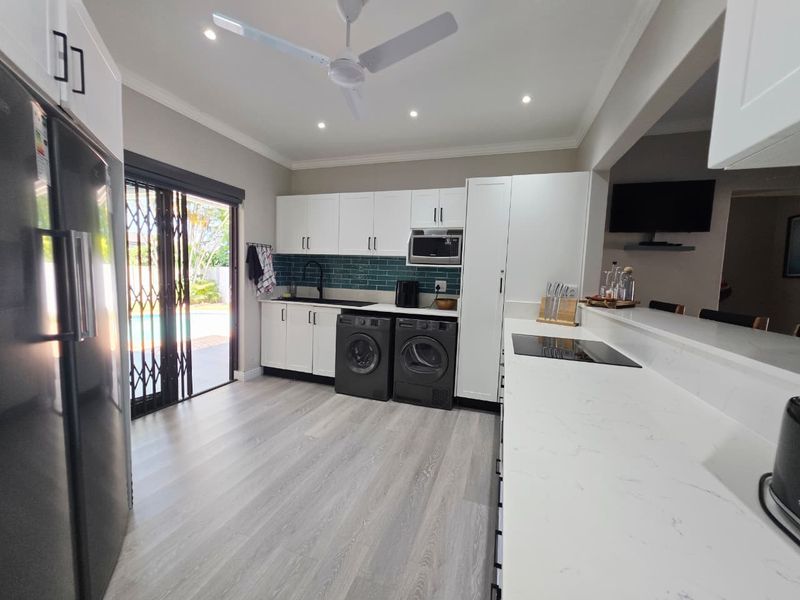 Versatile Income-Generating Property in Sought-After Meer en See - Photo 3