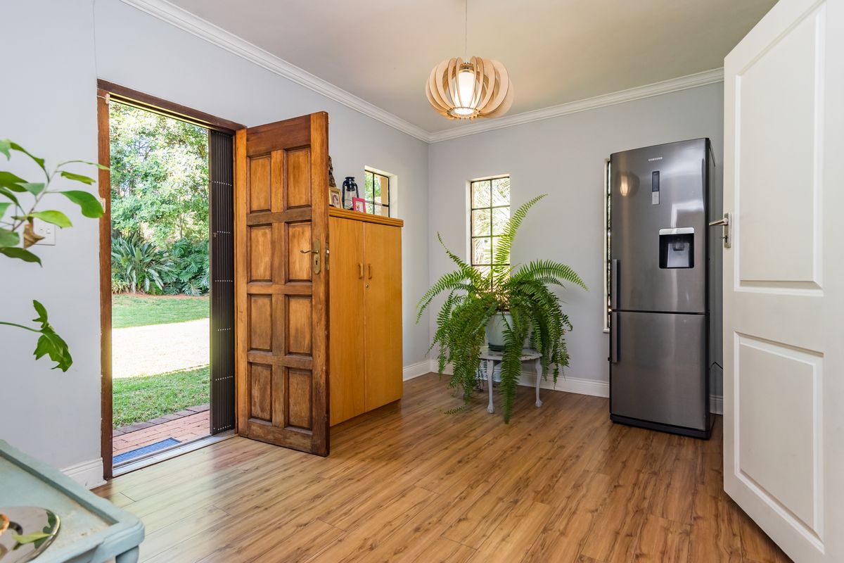 Charming 3-bedroom house for sale in Allen's Nek, Roodepoort—Perfect For Families Seeking Comfort! - Photo 3