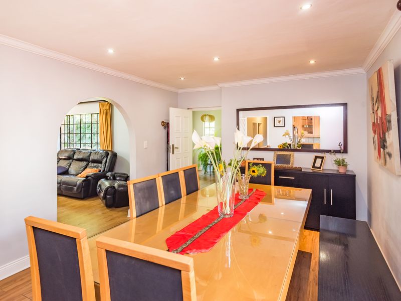 Charming 3-bedroom house for sale in Allen's Nek, Roodepoort—Perfect For Families Seeking Comfort! - Photo 8