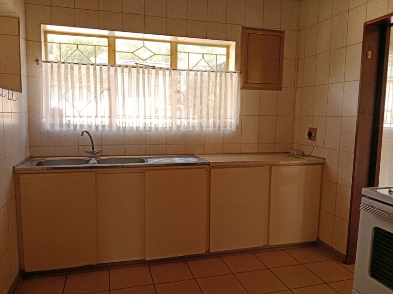 3 Bedroom 2 Bathroom Alberton North Gauteng - Photo 6