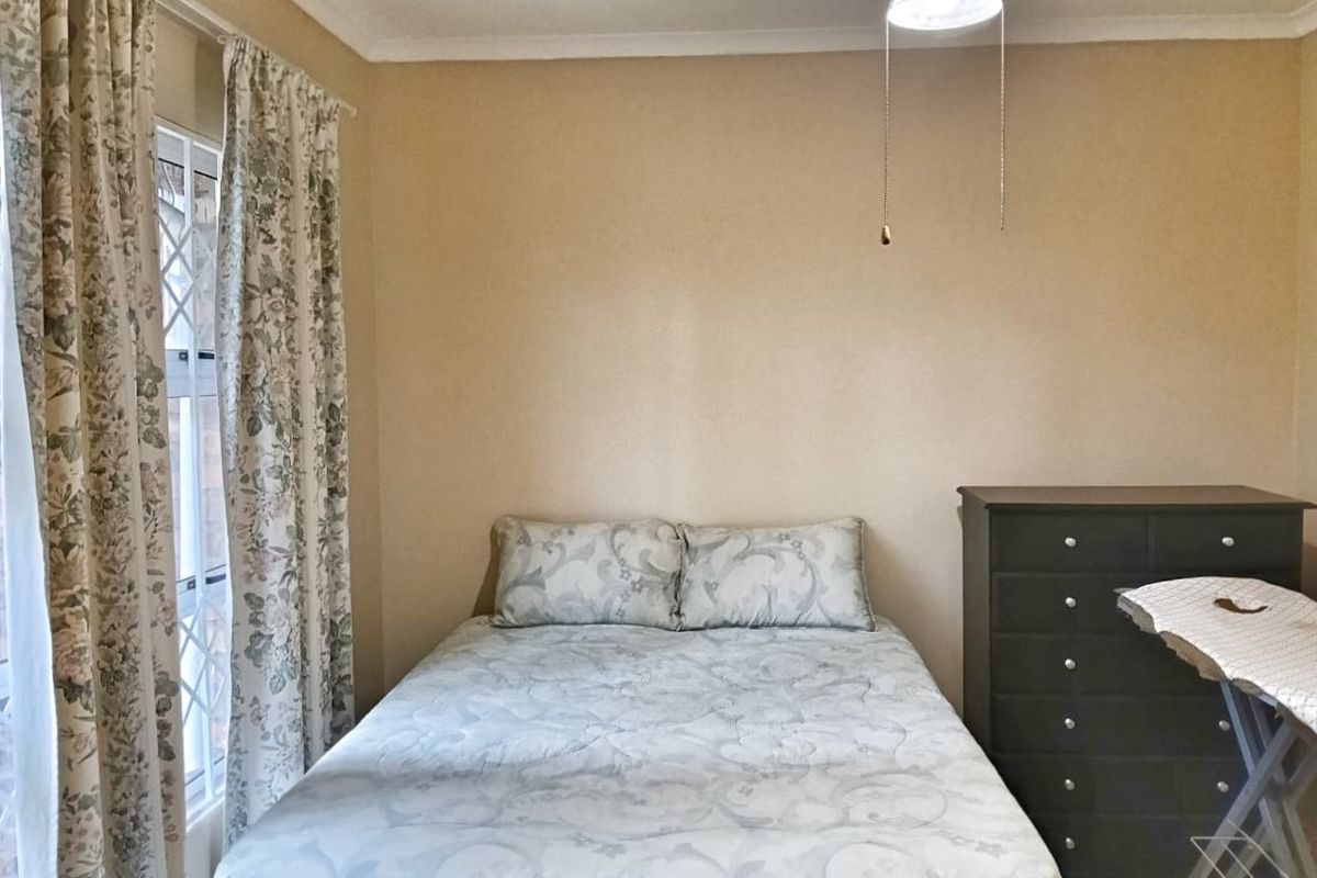 Sophisticated & Secure Corporate Living in Birdswood - Fully Furnished - Photo 5
