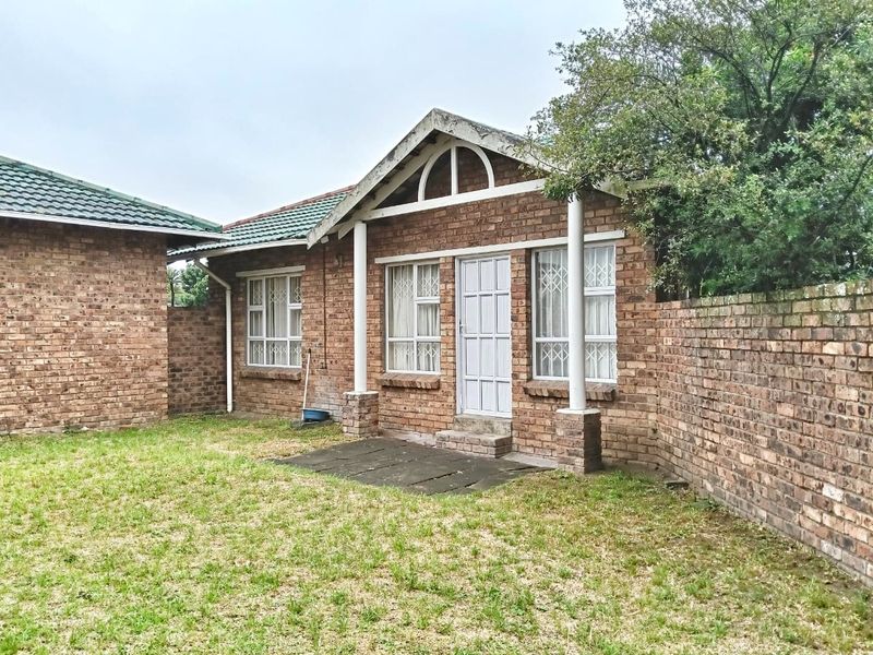 Sophisticated & Secure Corporate Living in Birdswood - Fully Furnished