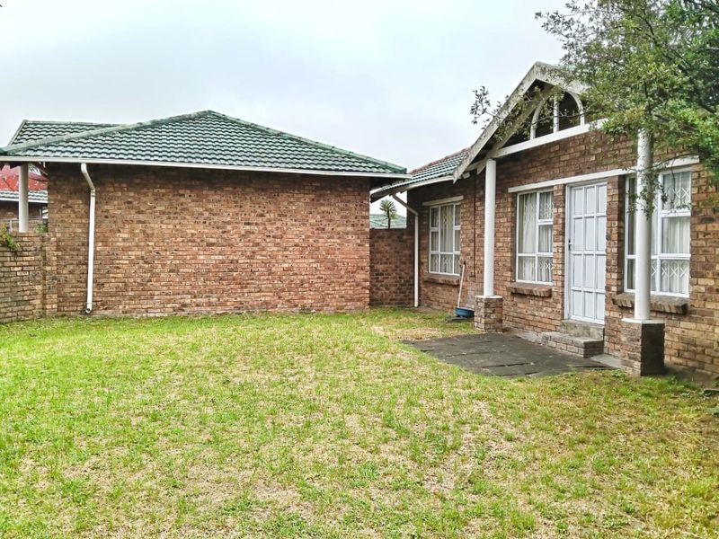 Sophisticated & Secure Corporate Living in Birdswood - Fully Furnished - Photo 10