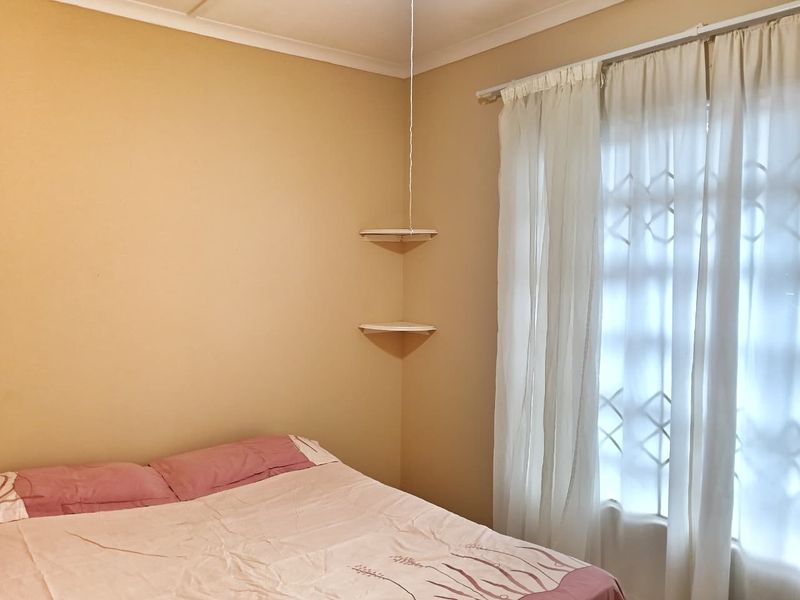 Sophisticated & Secure Corporate Living in Birdswood - Fully Furnished - Photo 7