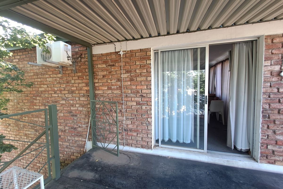 Versatile Multi-Unit Living with Investment Potential - Photo 2