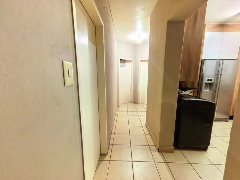 Stunning 3-bedroom apartment in Rustenburg Central, perfect for modern living and convenient access - Photo 7