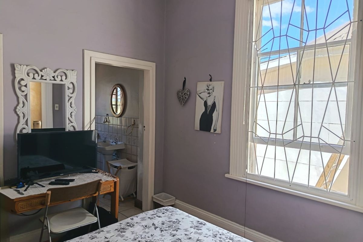 Elegant Victorian Home For Sale! - Photo 2