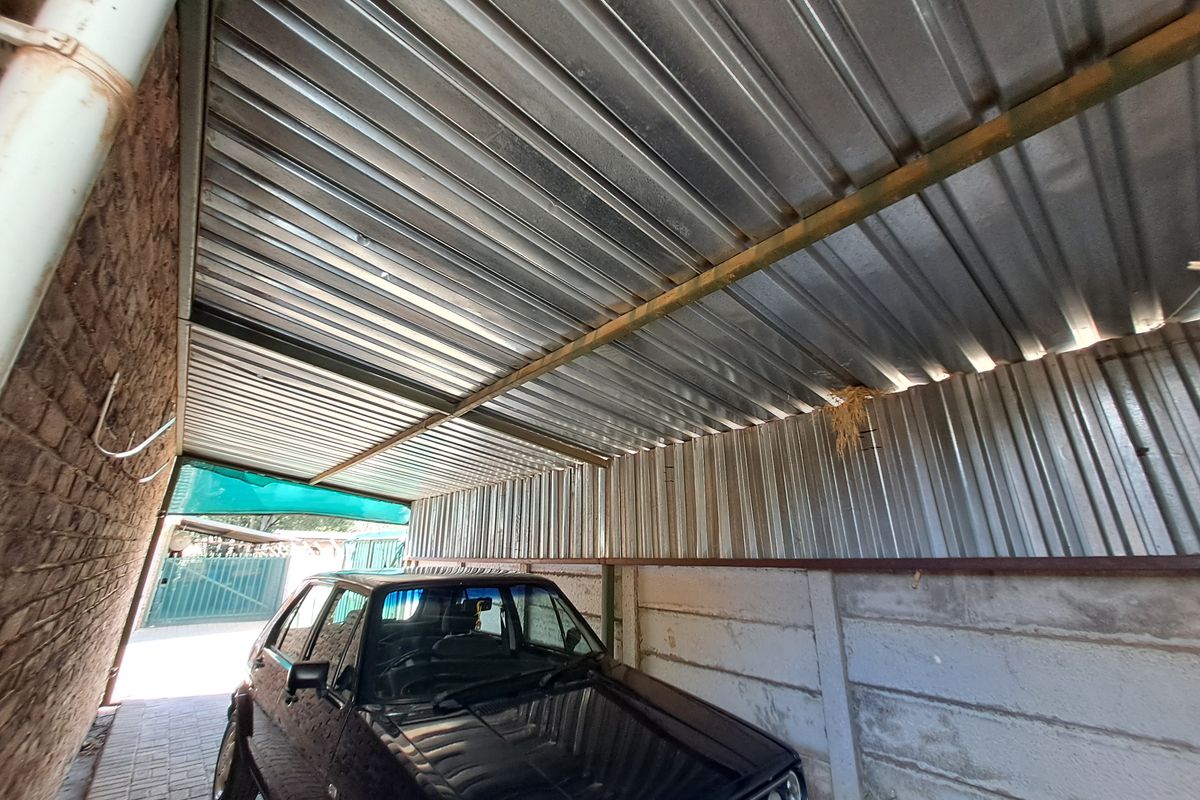 Modern & Spacious 3-Bedroom Townhouse in a Secure Complex - Photo 4