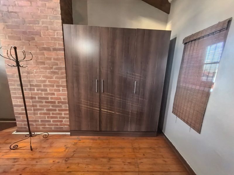 Modern 3-Bedroom Home with En-Suite, Pool & Double Garage - Photo 10