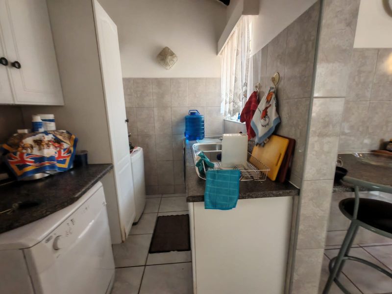 Spacious Welcoming 3 bedroom home for sale with entertainment appeal old Vaalpark - Photo 7