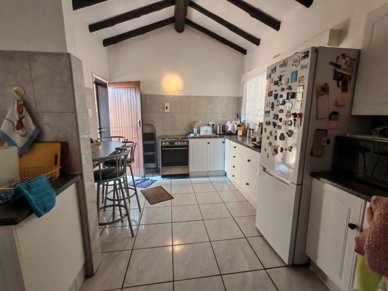 Spacious Welcoming 3 bedroom home for sale with entertainment appeal old Vaalpark - Photo 6