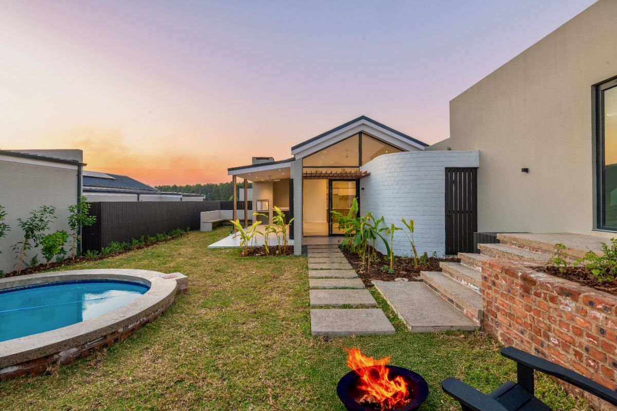 4 Bedroom Home in an upmarket Estate - Photo 2