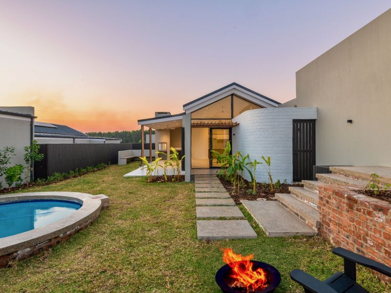 4 Bedroom Home in an upmarket Estate - Photo 2