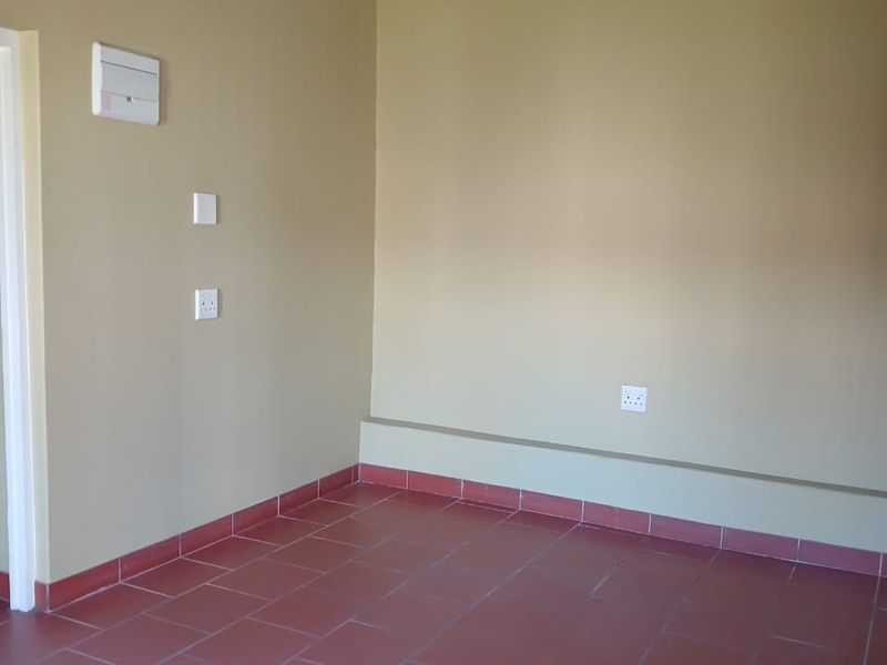 3 Bedroom House Large granny flat. - Photo 4