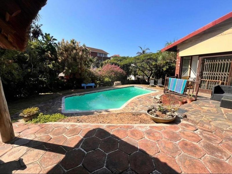 Escape To Your Own Private Tropical Oasis On Marine Drive - Photo 2