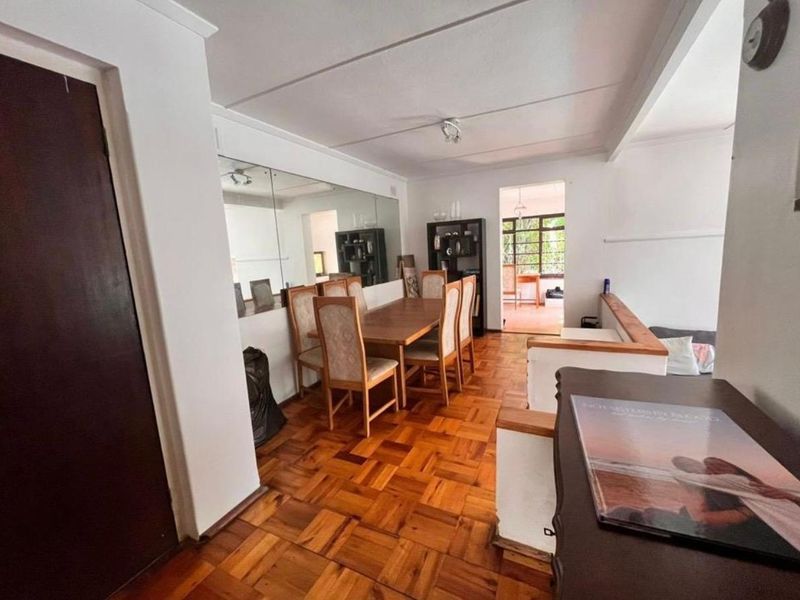 Escape To Your Own Private Tropical Oasis On Marine Drive - Photo 6