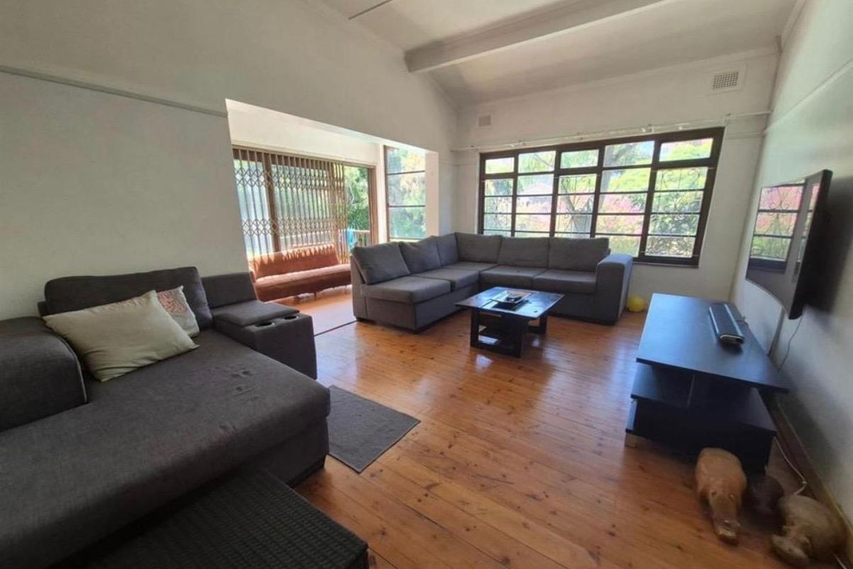 Escape To Your Own Private Tropical Oasis On Marine Drive - Photo 4