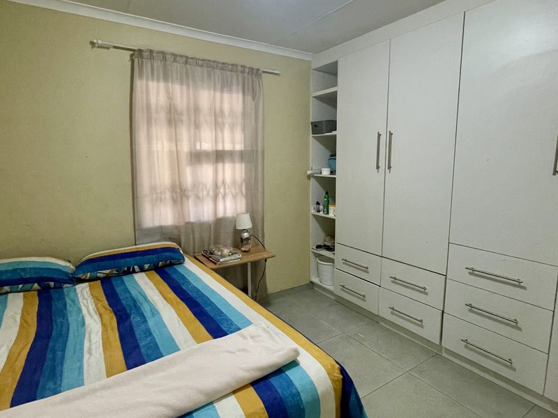 Modern 3-Bedroom Home in Secure Gated Estate - Photo 6