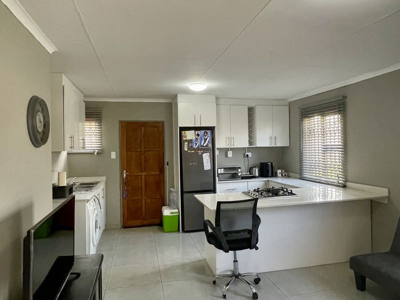 Modern 3-Bedroom Home in Secure Gated Estate - Photo 2