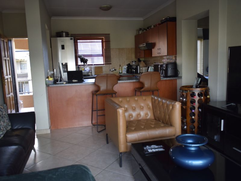 Modern 2 bedroom for sale in Jansen Park. - Photo 9