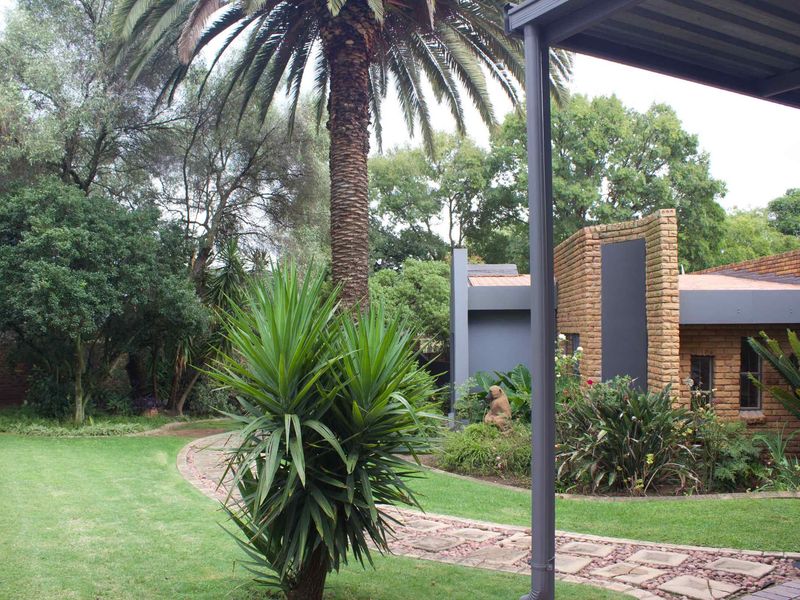 Beautiful 3 Bedroom house in Glen Marais - Photo 2