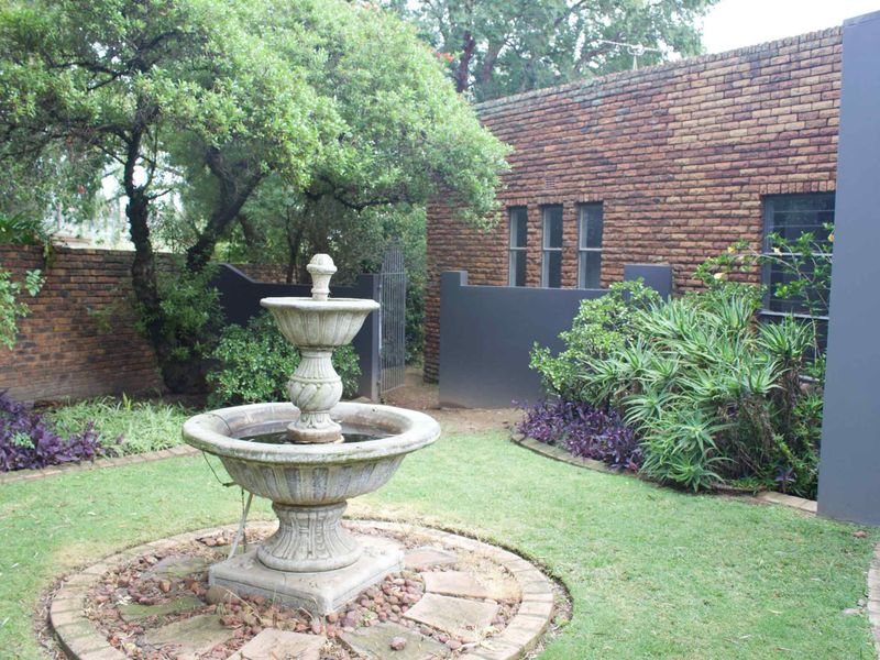 Beautiful 3 Bedroom house in Glen Marais - Photo 3