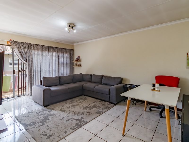 2 bed and 1 bath first floor unit - Photo 3