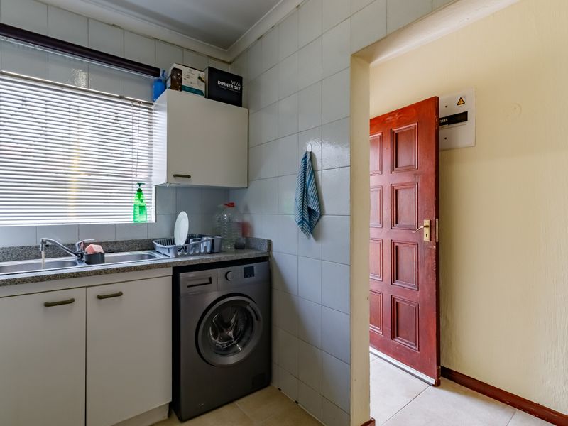 2 bed and 1 bath first floor unit - Photo 6