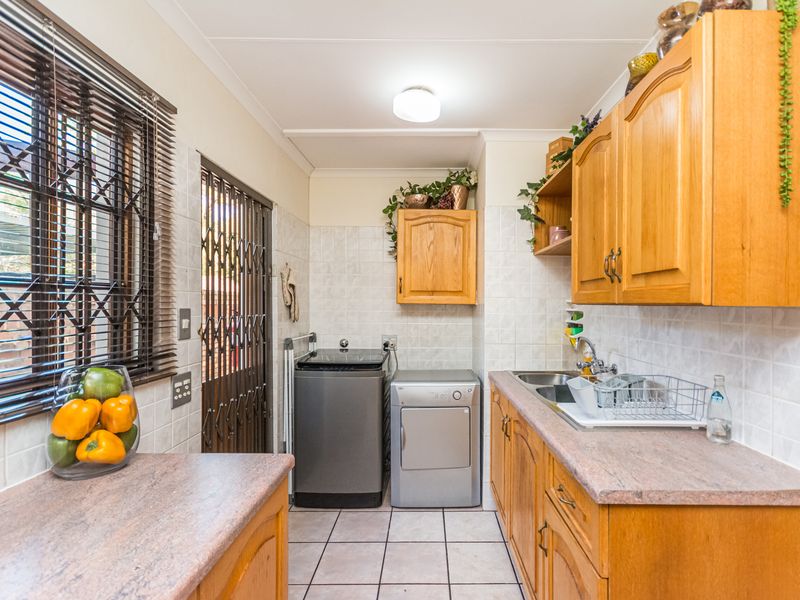 3 Bedroom Duplex Townhouse for Sale - Photo 9