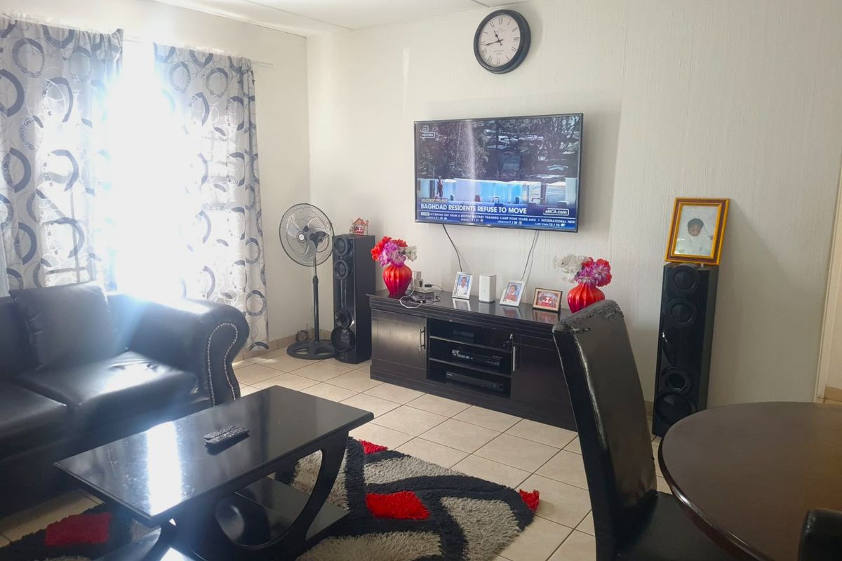 Ground Floor Gem in a Well-Maintained Complex - Photo 5