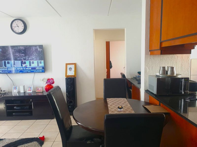 Ground Floor Gem in a Well-Maintained Complex - Photo 7