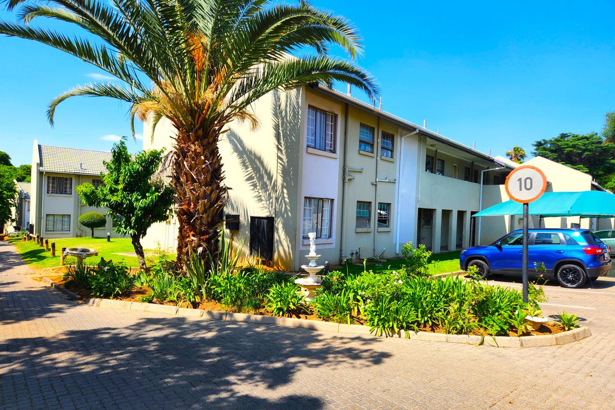 Ground Floor Gem in a Well-Maintained Complex - Photo 2