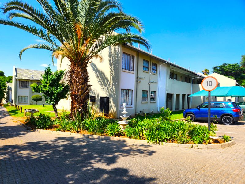 Ground Floor Gem in a Well-Maintained Complex - Photo 2