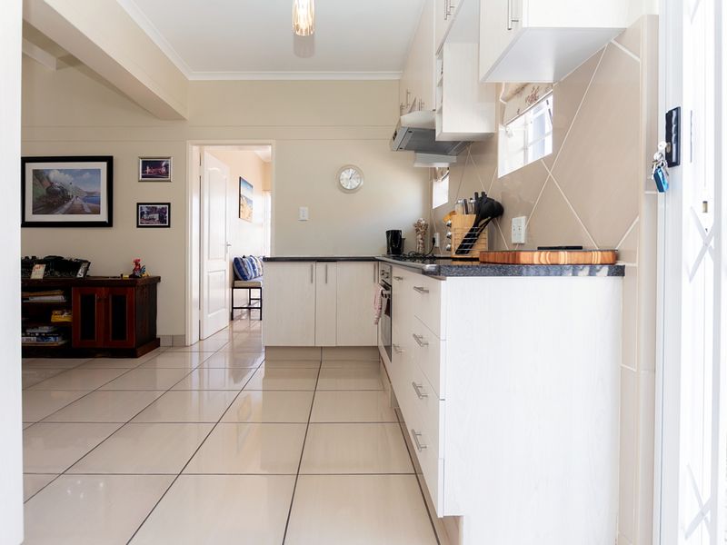 House Pending Sale In Velddrif - Photo 5