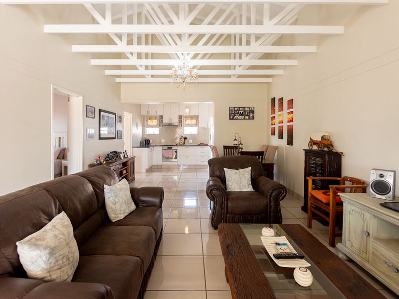 House Pending Sale In Velddrif - Photo 4