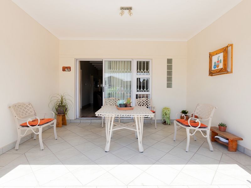 House Pending Sale In Velddrif - Photo 2