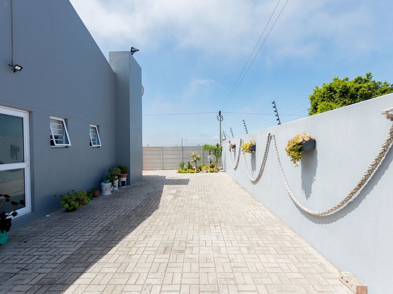 House Pending Sale In Velddrif - Photo 10