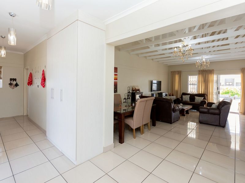 House Pending Sale In Velddrif - Photo 8