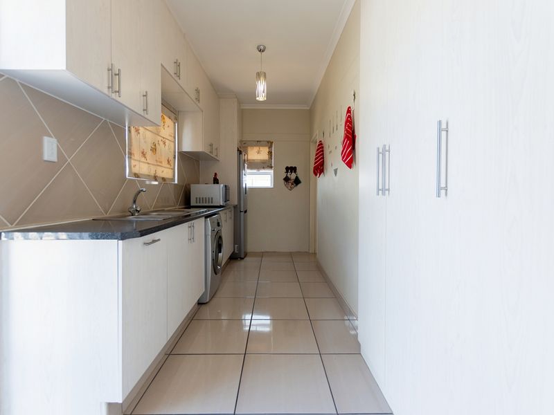 House Pending Sale In Velddrif - Photo 6