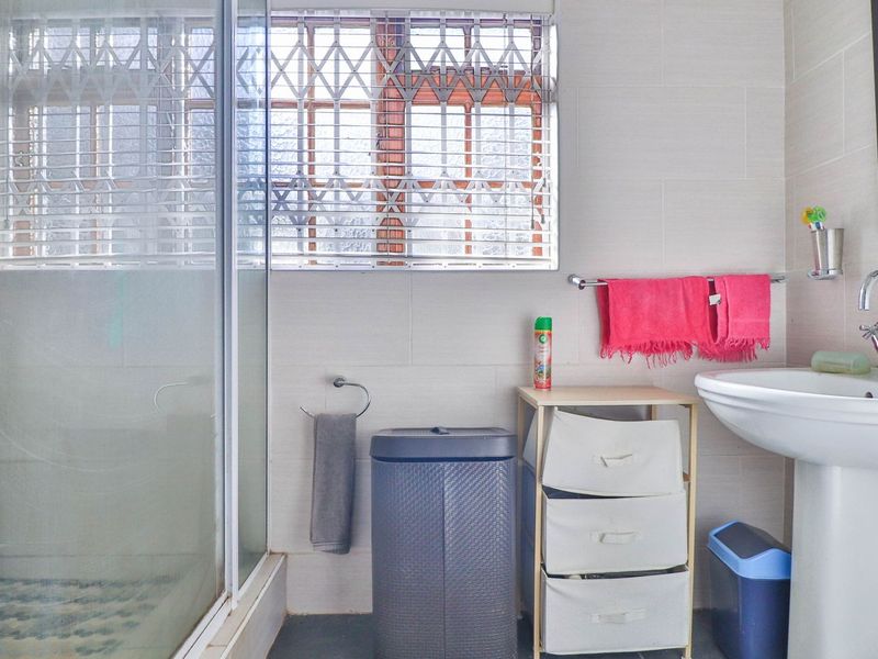 3 Bedroom Family Home in Walmer - Photo 8