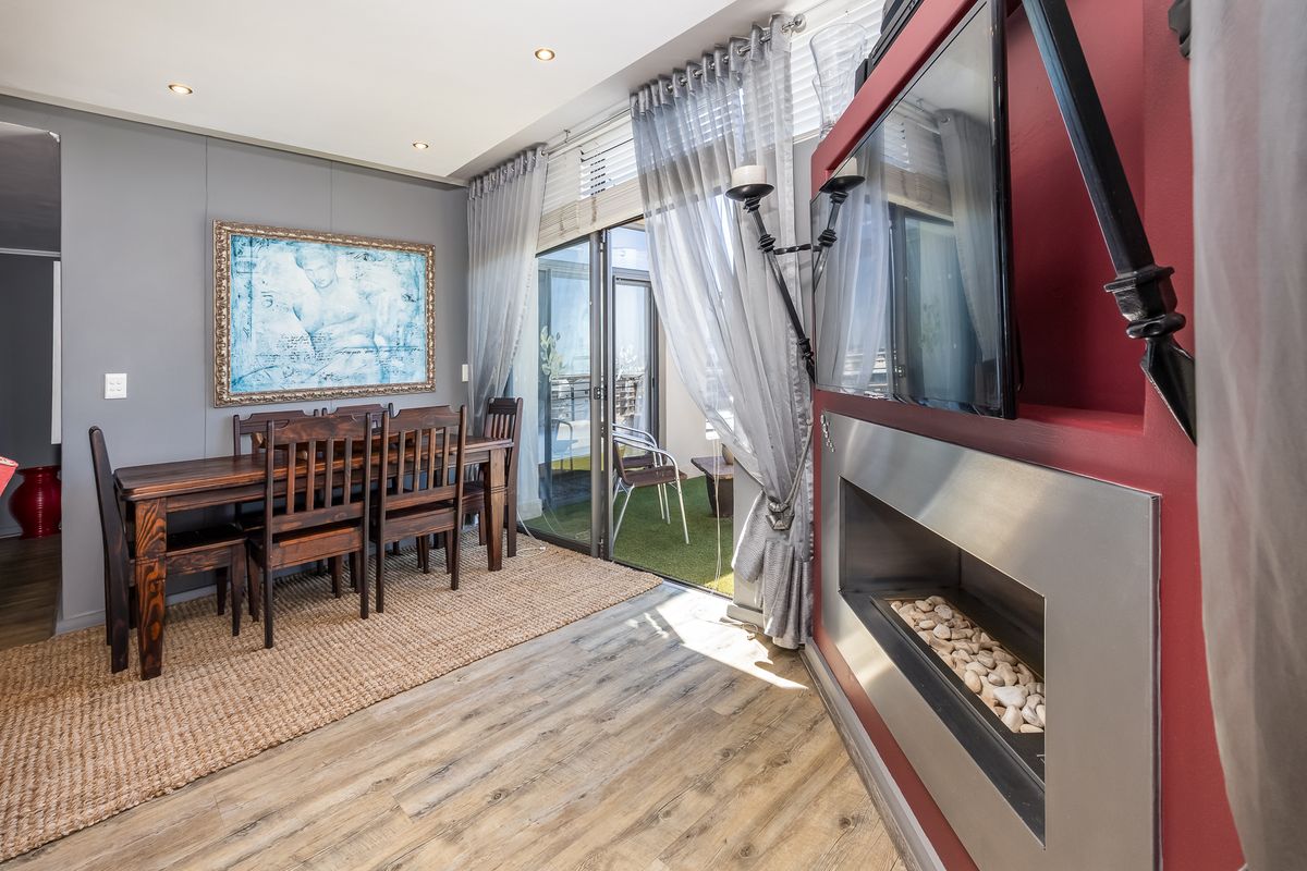 WATERVIEW PENTHOUSE TYGERVALLEY WATERFRONT - Photo 3