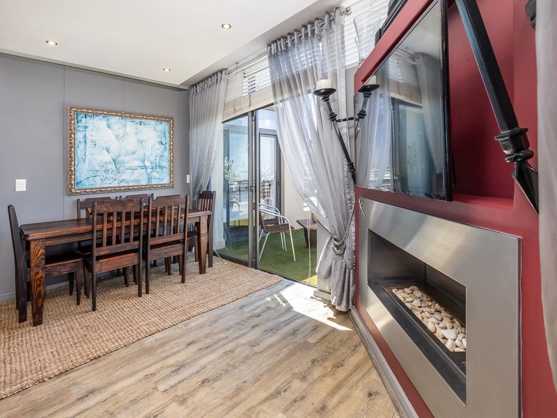 WATERVIEW PENTHOUSE TYGERVALLEY WATERFRONT - Photo 3