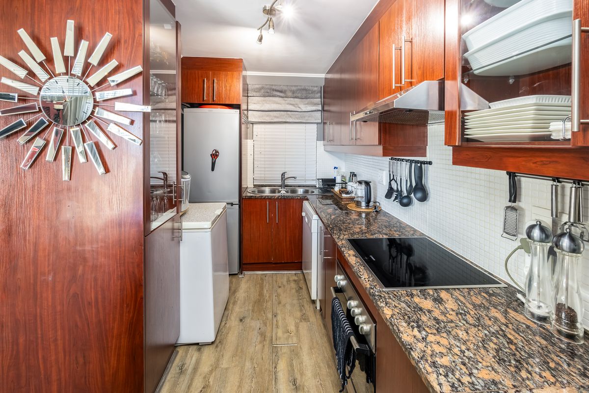 WATERVIEW PENTHOUSE TYGERVALLEY WATERFRONT - Photo 5