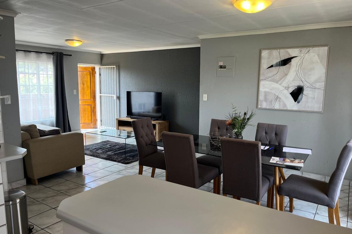 Modern 2-Bedroom First-Floor Apartment in Prime Edenglen Location - Photo 4