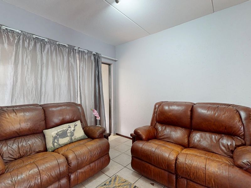 INVESTORS This is the one.  Ground floor on our LIVE NON DISTRESS AUCTION BIDDING TO START FROM R599 - Photo 5