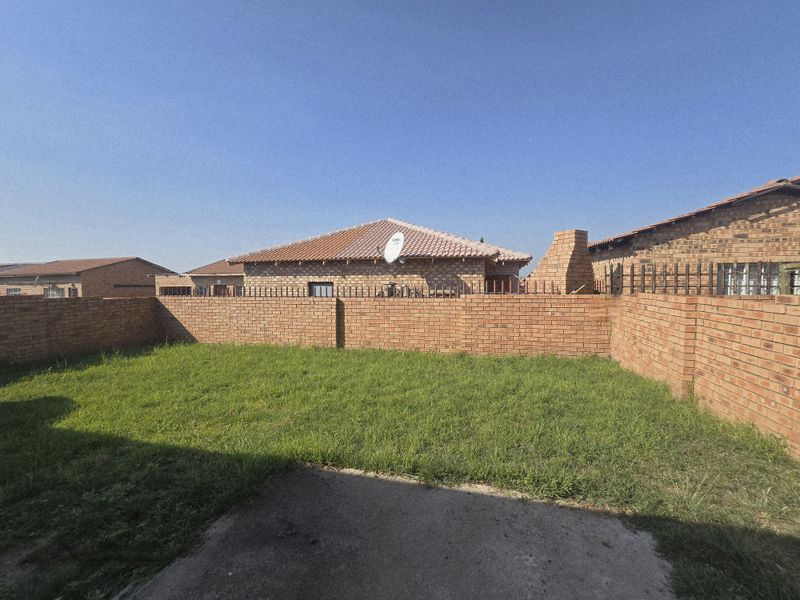 **Modern 2-Bedroom Home for Sale in Tasbet South View, Witbank** - Photo 10
