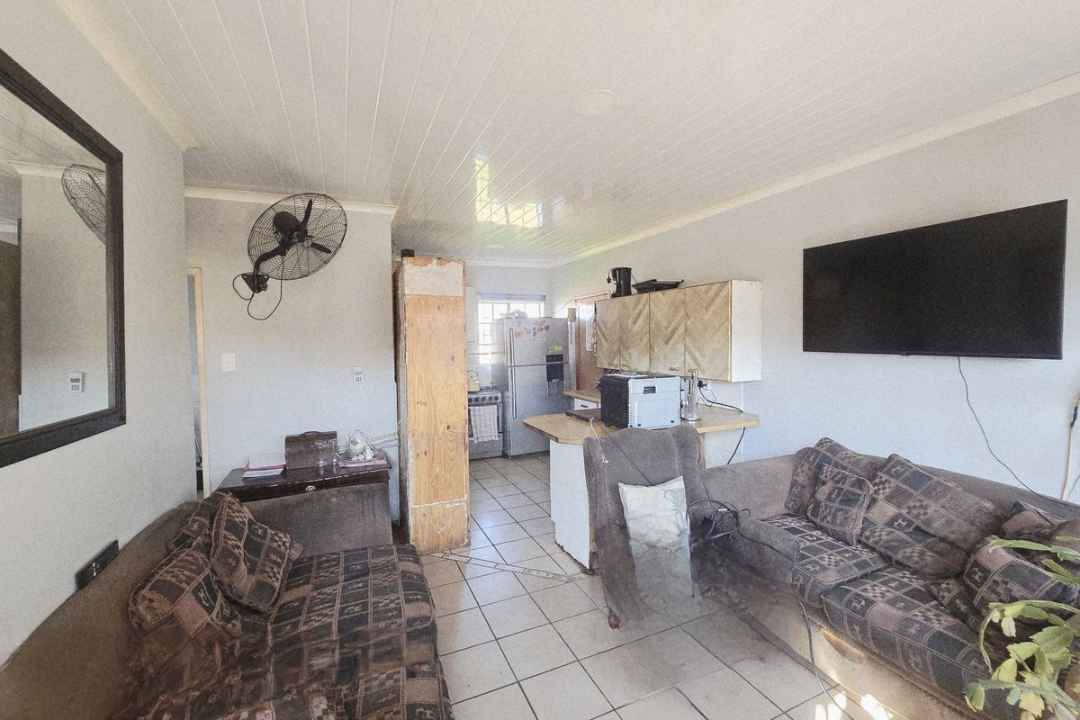 **Modern 2-Bedroom Home for Sale in Tasbet South View, Witbank** - Photo 4