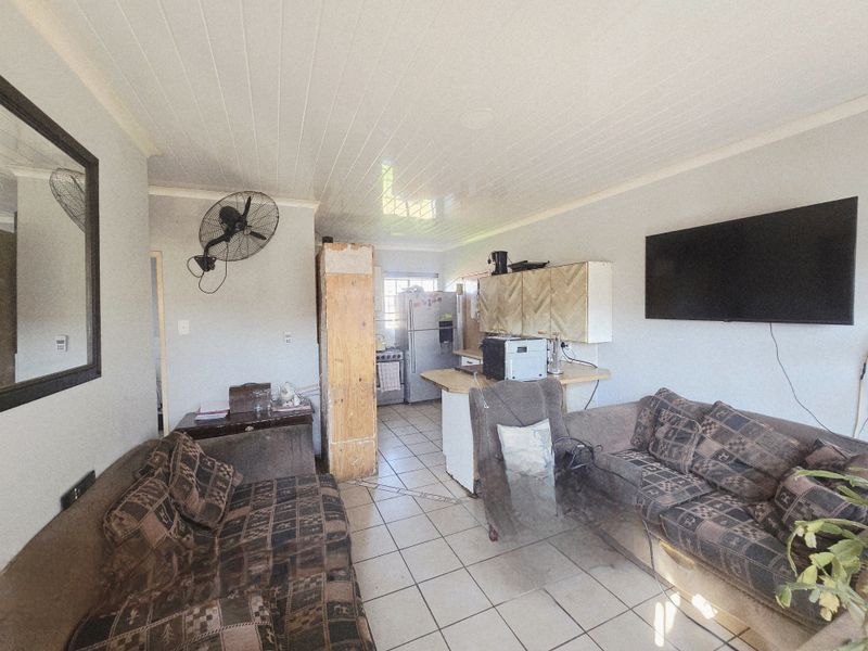 **Modern 2-Bedroom Home for Sale in Tasbet South View, Witbank** - Photo 4