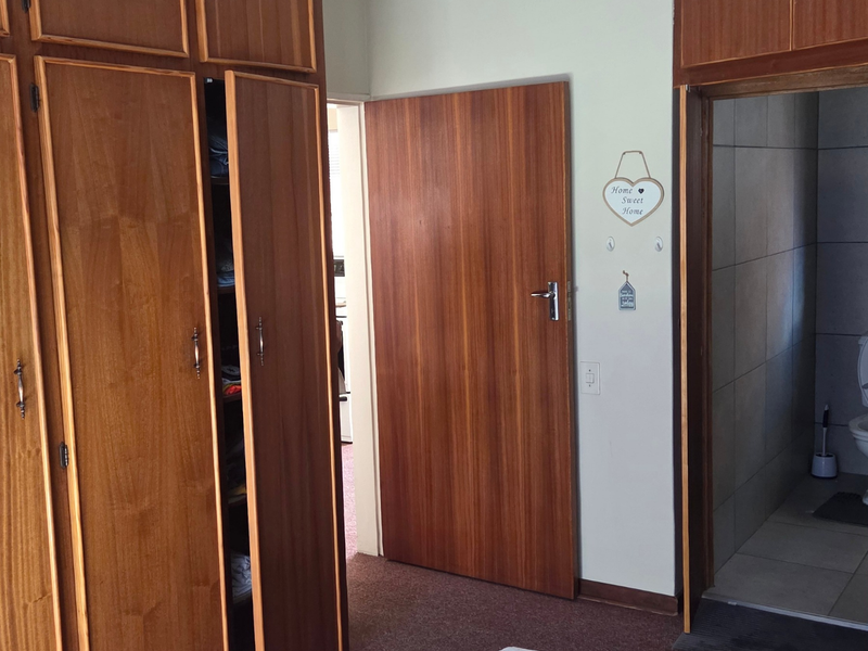 Peaceful & Secure Living - Photo 5